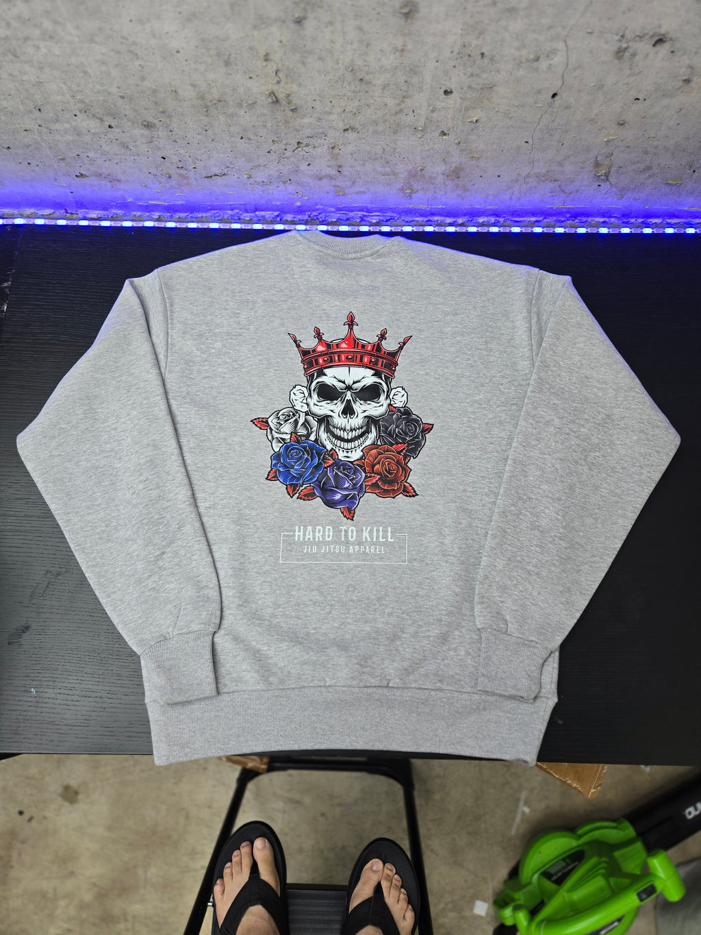 👑 HARD TO KILL “ROYALTY” CREWNECK